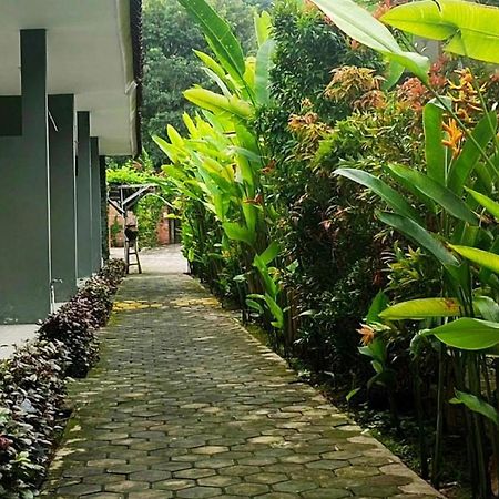 Oyo 2864 Mangsit Garden Homestay Esterno foto