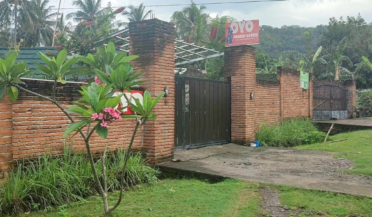Oyo 2864 Mangsit Garden Homestay Esterno foto